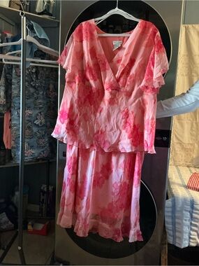 Womans 22-24 White Stag Pink Floral Layered Dress